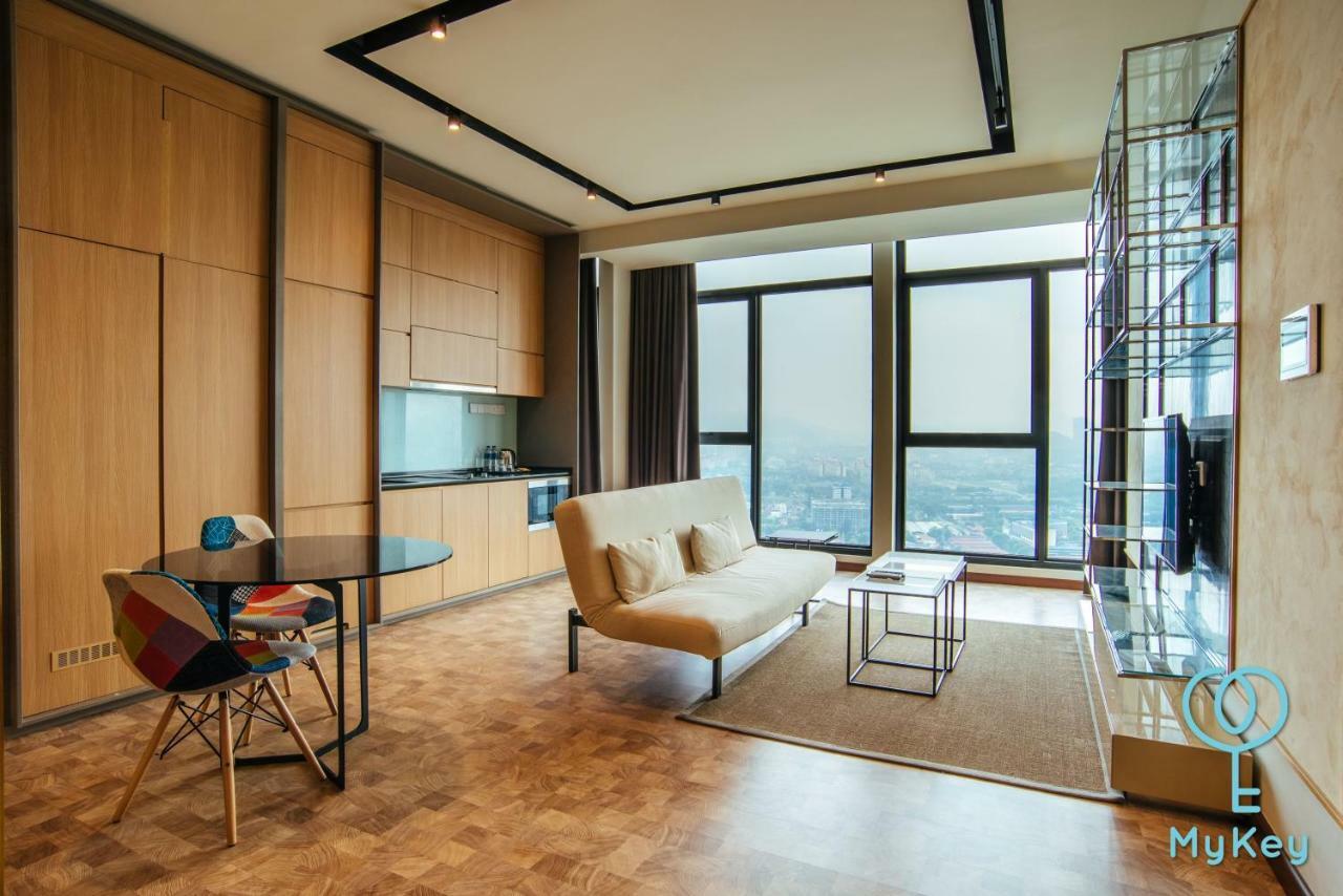 Aparthotel Expressionz Professional By Mykey 4*