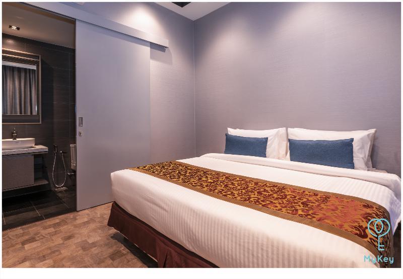 Aparthotel Expressionz Professional By Mykey 4*